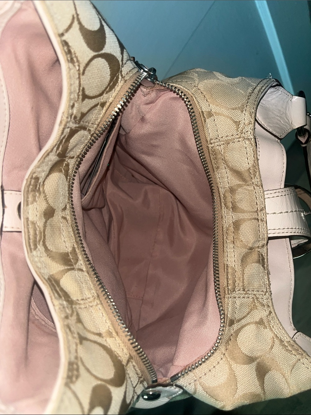 Coach Signature Soho Hobo bag featuring khaki monogram canvas and ivory leather - Picture 8 of 13